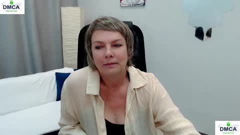 Snapshot of pion_s chatting on 10-29-25, 09:33 Bella online show from 10-29-25, 09:33