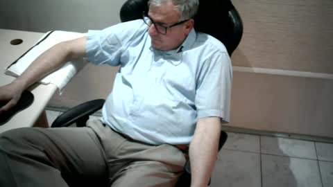 piovesanes online show from 10-10-25, 01:04