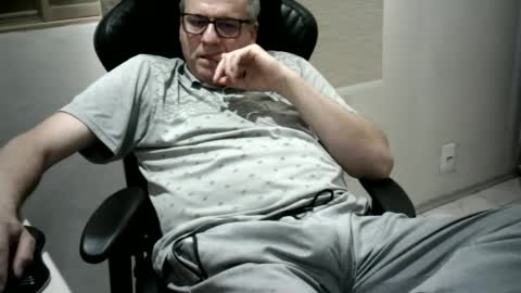 piovesanes online show from 10-10-25, 02:38