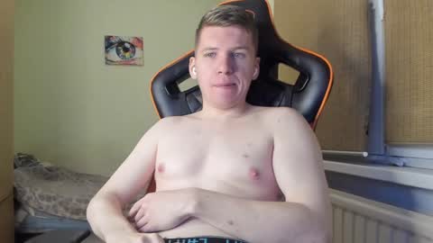 Snapshot of pirremeow chatting on 12-31-24, 02:51 Pierre online show from 12-31-24, 02:51