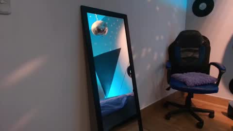 Dani online show from 12-16-25, 02:27