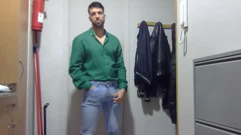 Snapshot of pitruki00 chatting on 02-11-26, 08:41 pitruki00 online show from 02-11-26, 08:41