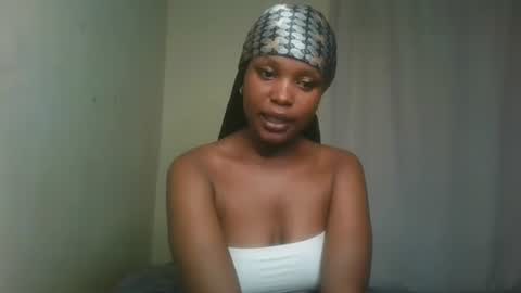 Snapshot of pixie_roman chatting on 12-03-24, 10:39 Majesty online show from 12-03-24, 10:39