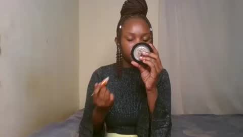 Snapshot of pixie_roman chatting on 02-27-25, 03:14 Majesty online show from 02-27-25, 03:14