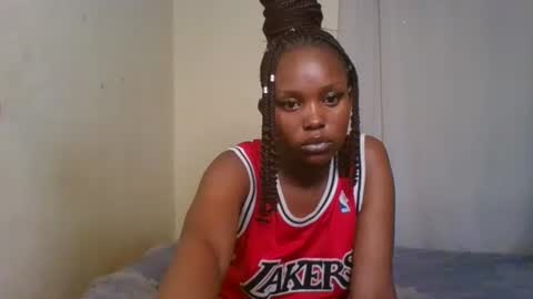 Snapshot of pixie_roman chatting on 03-06-25, 08:30 Majesty online show from 03-06-25, 08:30
