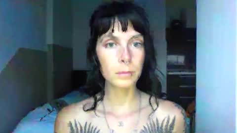 pixiecatfairy online show from 10-20-25, 03:45