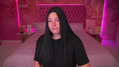 Snapshot of pixiehott chatting on 10-17-25, 08:00 pixiehott online show from 10-17-25, 08:00