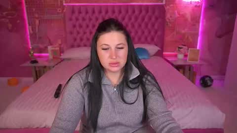 Snapshot of pixiehott chatting on 11-05-25, 07:03 pixiehott online show from 11-05-25, 07:03