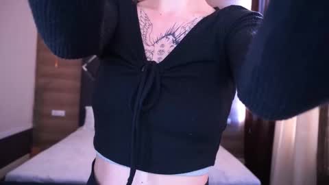 pixiepeachh online show from 09-26-25, 01:04