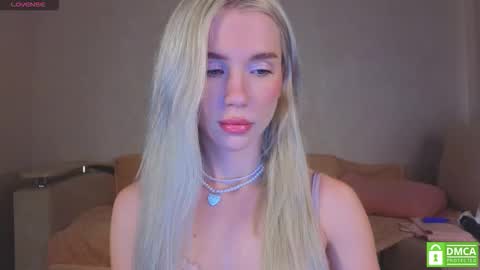 Emmy and Edward online show from 01-08-26, 05:59