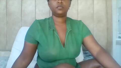 Snapshot of pixietease1 chatting on 11-17-25, 11:27 pixietease1 online show from 11-17-25, 11:27