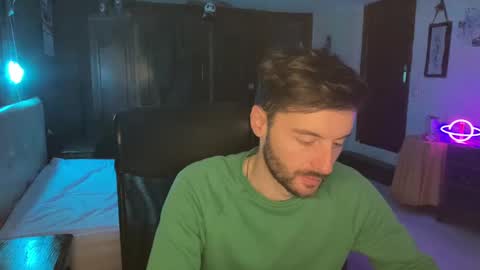 Snapshot of placebo14 chatting on 01-19-25, 06:32 placebo14 online show from 01-19-25, 06:32