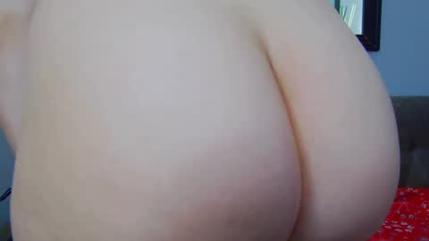 Snapshot of playful_hottiex chatting on 02-05-25, 06:24 Hottie online show from 02-05-25, 06:24