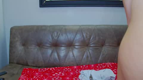 Snapshot of playful_hottiex chatting on 02-20-25, 01:19 Hottie online show from 02-20-25, 01:19