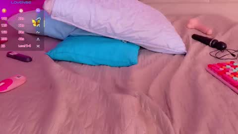 Scarlett  online show from 10-08-25, 09:01