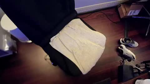 Snapshot of playharder1971 chatting on 02-24-25, 04:15 playharder1971 online show from 02-24-25, 04:15