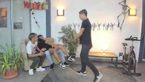   online show from 10-20-25, 11:05