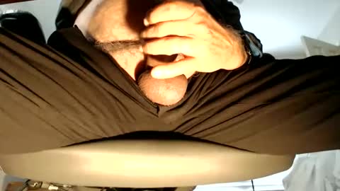 Snapshot of playtimetommy chatting on 12-01-25, 06:24 playtimetommy online show from 12-01-25, 06:24