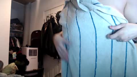 pleasantdinosaurus7537 online show from 10-07-25, 04:31