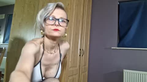 hot milf LILLY online show from 12-13-24, 06:38