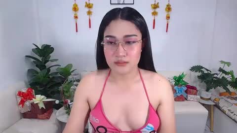 Ploysai online show from 02-11-25, 07:12