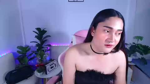 Ploysai online show from 10-04-25, 08:12