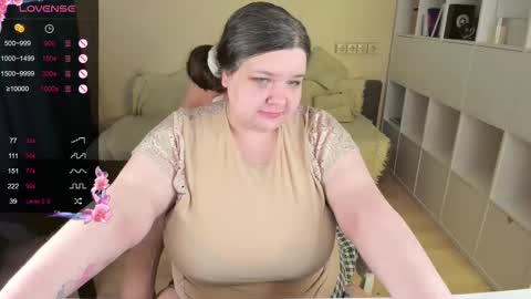 Snapshot of plum_pie__ chatting on 11-12-25, 01:22 Alice online show from 11-12-25, 01:22