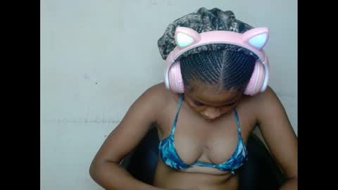 plumnjuicyx online show from 02-21-25, 10:07