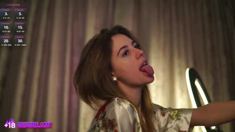 Snapshot of plump_bums chatting on 03-12-26, 06:52 Ari online show from 03-12-26, 06:52