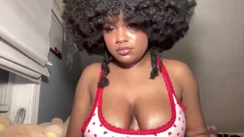 Snapshot of plushicore chatting on 01-12-26, 03:23 stariette online show from 01-12-26, 03:23