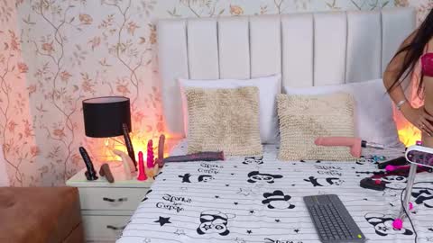 Snapshot of pocahontas1_bgb chatting on 10-17-25, 08:44 pocahontas1_bgb online show from 10-17-25, 08:44