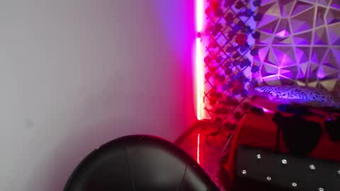 Snapshot of poison_doll2 chatting on 11-13-25, 06:07 poison_doll2 online show from 11-13-25, 06:07