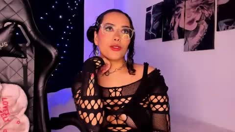 Willow                      Hours 12pm to 630pm Colombian time FRIDAY AND SUNDAY FREE DAYS online show from 01-14-25, 08:26