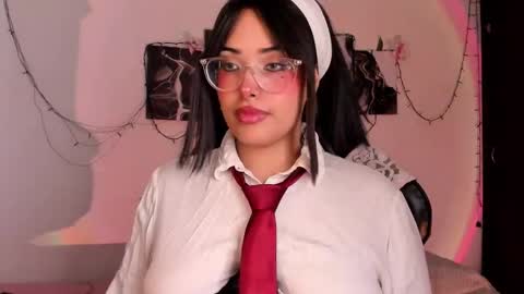 Snapshot of poison_willow chatting on 11-06-25, 05:03 Willow Hours 12pm to 630pm Colombian time FRIDAY AND SUNDAY FREE DAYS online show from 11-06-25, 05:03