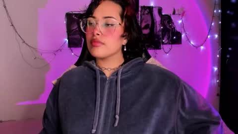 Snapshot of poison_willow chatting on 11-10-25, 05:34 Willow Hours 12pm to 630pm Colombian time FRIDAY AND SUNDAY FREE DAYS online show from 11-10-25, 05:34