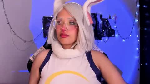 Snapshot of poison_willow chatting on 11-22-25, 05:45 Willow Hours 12pm to 630pm Colombian time FRIDAY AND SUNDAY FREE DAYS online show from 11-22-25, 05:45