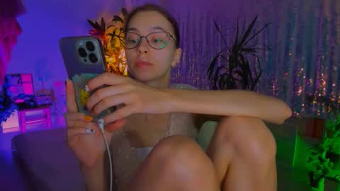 Snapshot of poli__ chatting on 10-28-25, 07:16 Martha online show from 10-28-25, 07:16