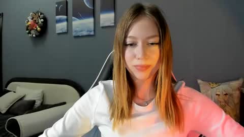 Snapshot of polihoney chatting on 01-14-25, 02:32 Polina online show from 01-14-25, 02:32