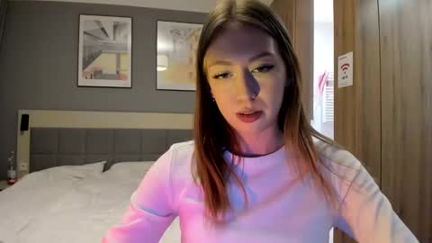 Snapshot of polihoney chatting on 01-25-25, 08:42 Polina online show from 01-25-25, 08:42