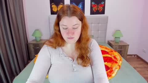 Snapshot of polinasallivan chatting on 12-11-24, 07:31 Polina online show from 12-11-24, 07:31