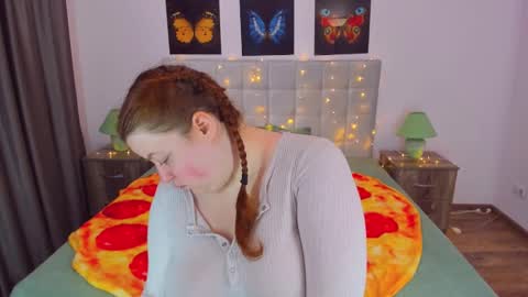 Snapshot of polinasallivan chatting on 12-12-24, 08:25 Polina online show from 12-12-24, 08:25