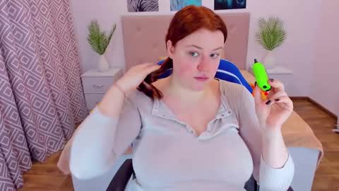 Snapshot of polinasallivan chatting on 12-18-24, 11:24 Polina online show from 12-18-24, 11:24