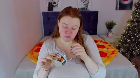 Snapshot of polinasallivan chatting on 12-22-24, 08:05 Polina online show from 12-22-24, 08:05