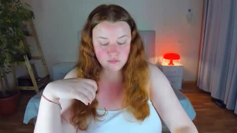 Snapshot of polinasallivan chatting on 09-22-25, 04:53 Polina online show from 09-22-25, 04:53