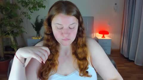 Snapshot of polinasallivan chatting on 09-29-25, 06:46 Polina online show from 09-29-25, 06:46