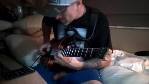 jaws online show from 09-29-25, 05:23