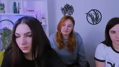 Snapshot of polly_cute1 chatting on 02-18-26, 12:45 polly_cute1 online show from 02-18-26, 12:45