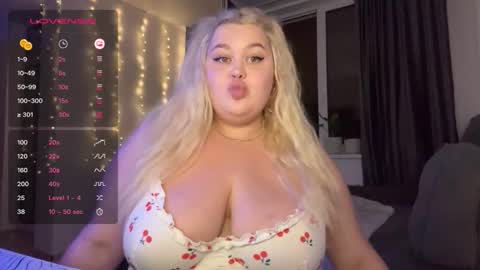 Snapshot of polly_cuteee chatting on 09-08-25, 07:57 polly_cuteee online show from 09-08-25, 07:57