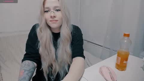 Snapshot of polly_wow chatting on 10-08-25, 06:38 Polly online show from 10-08-25, 06:38