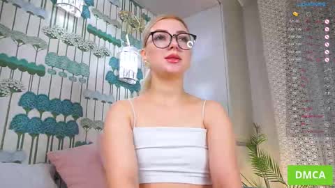 Snapshot of pollybun chatting on 10-21-25, 06:03 Anna online show from 10-21-25, 06:03